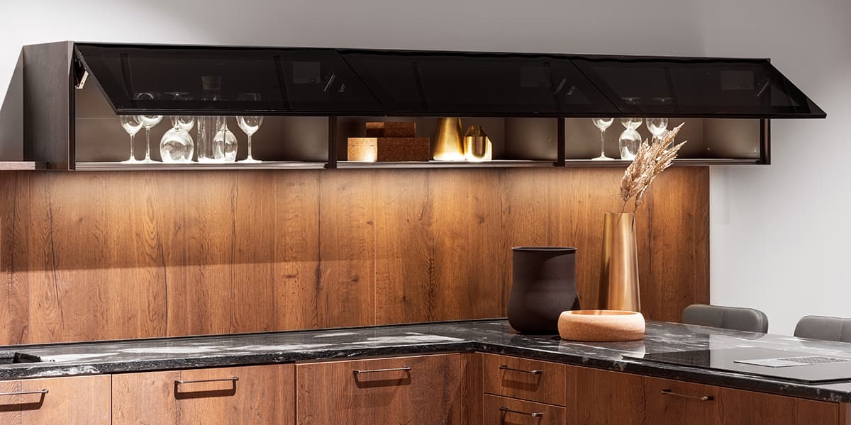 Hoge keukenkastjes in de keuken