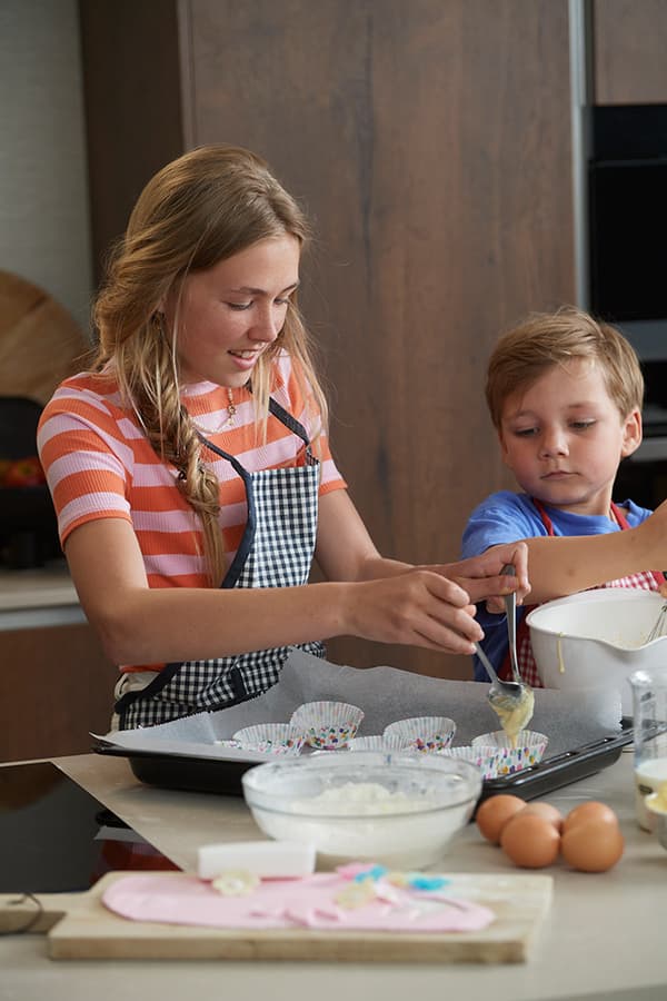 Kinderen in de keuken