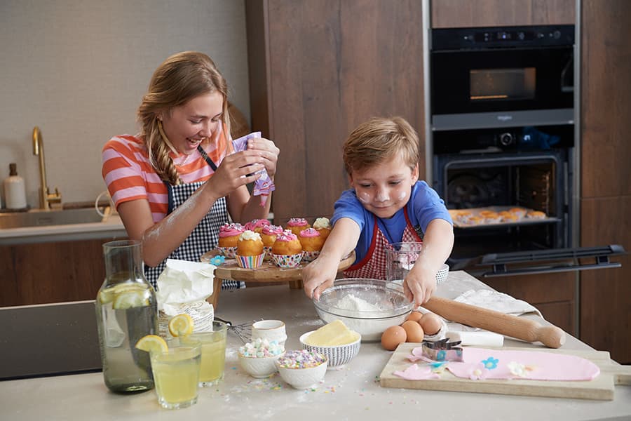 Kinderen in de keuken