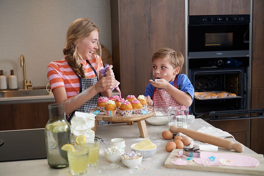 Kinderen in de keuken